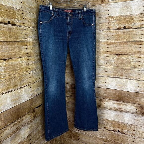 LEVI'S 525 DOWNTOWNER BOOTCUT STRETCH CASUAL ON TREND MID RISE JEANS SIZE 14M - Picture 1 of 10